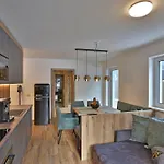 Goldjuwel - Luxury With Private גולדג