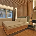 Goldjuwel - Luxury With Private מלון דירות 4*