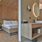 Goldjuwel - Luxury With Private
