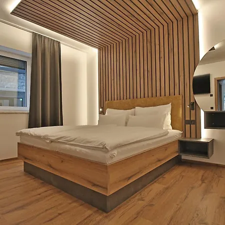 Goldjuwel - Luxury With Private מלון דירות גולדג