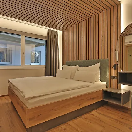 Goldjuwel - Luxury With Private מלון דירות 4*