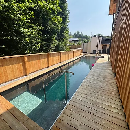 アパートホテル Goldjuwel - Luxury With Private 4*