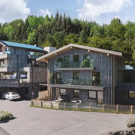 アパートホテル Goldjuwel - Luxury With Private 4*