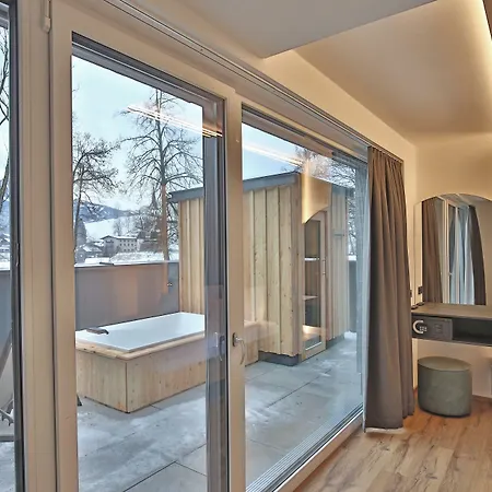 Aparthotel Goldjuwel - Luxury With Private 4*